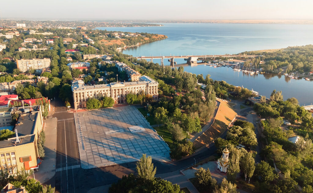 City peninsula over the river in Ukraine, Nikolaev. From a bird’s eye view from a drone. River port, Mykolaiv, Mykolaiv Oblast, Ukraine