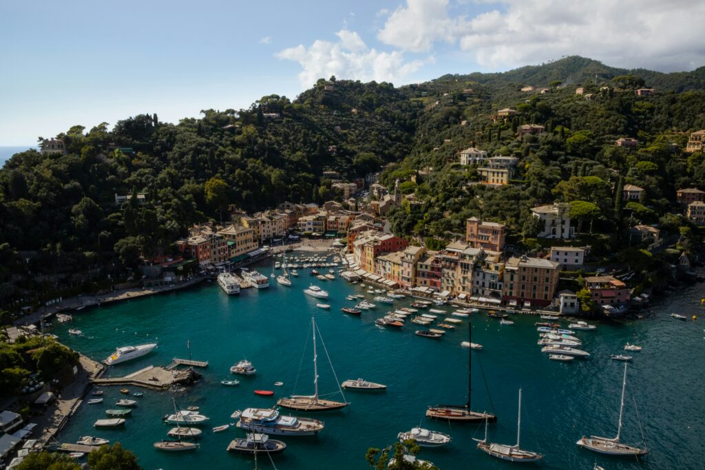 Managing tourist flows using a sustainable, context-sensitive approach to mobility